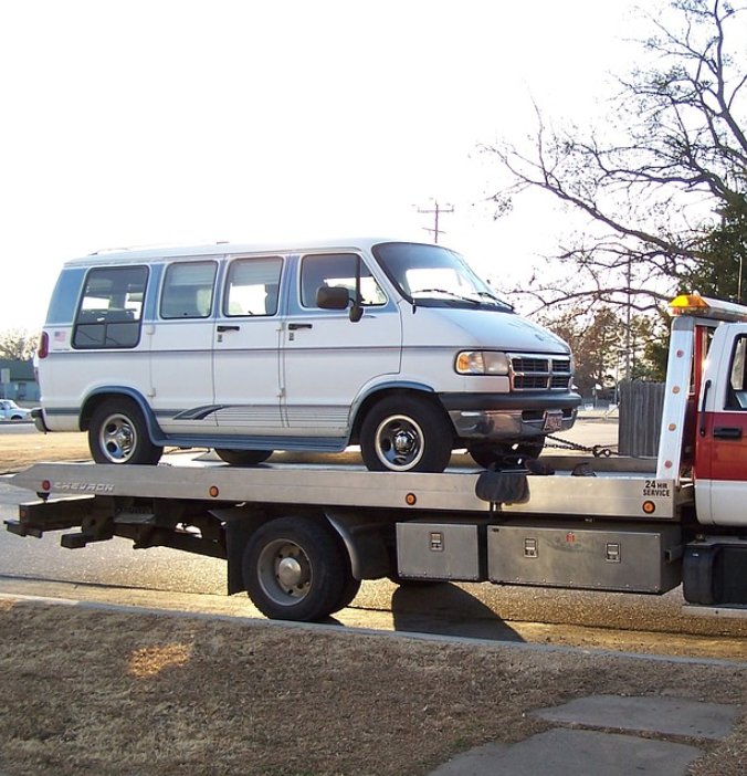 this image shows towing services in Evanston, IL
