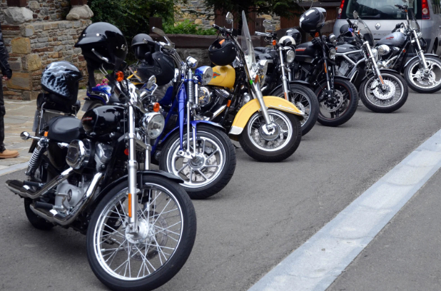 this image shows motorcycle towing services in Evanston, IL