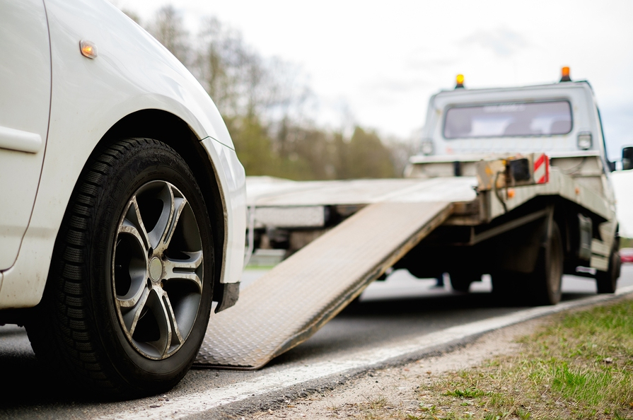 this image shows light-duty towing in Evanston, IL